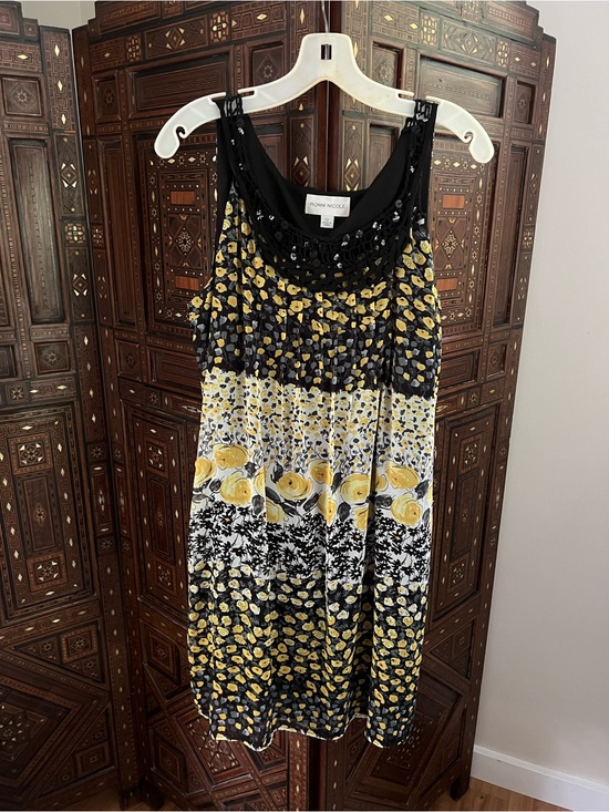 Ronni Nicole Dresses & Skirts - Ronni Nicole Black Yellow Floral Sleeveless Midi Dress